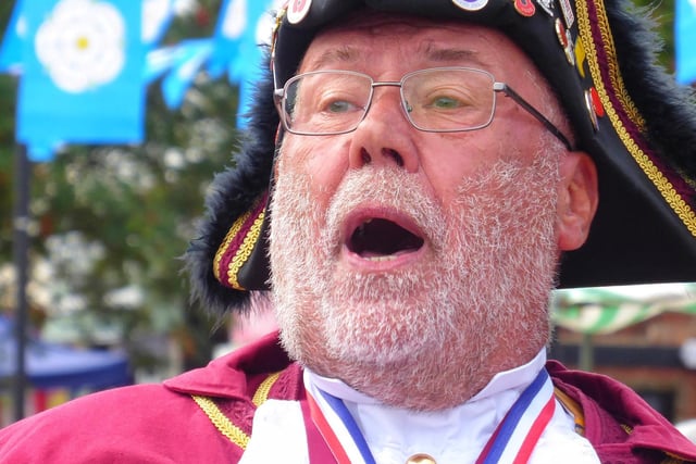 Shoppers and market traders got to witness a town crier proclaim why Yorkshire is 'God's Own Country' ahead of Yorkshire Day.