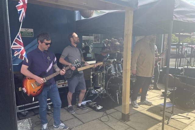 The event had live music throughout the day from the UK's trop Oasis tribute band, Oasi2.