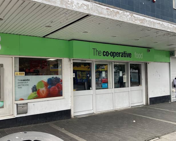 Co-op has announced plans to shut its store in Castleford town centre.