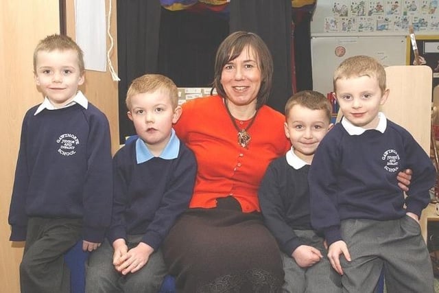 Gawthorpe Community Primary School starters with teacher Paula Sidebottom in 2007.
