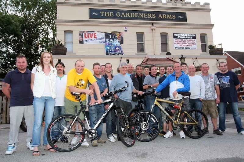 Staff and Regulars at the Gardeners Arms in Crigglestone raised thousands of pounds for Wakefield Hospice, which iincluded a bike ride to Scarborough. With Terry Rigg from Wakefield Hospice
