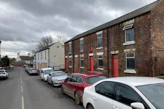 A developer has submitted plans to Wakefield Council to build 11 flats and two retail units at the vacant site on Wrenthorpe Road.