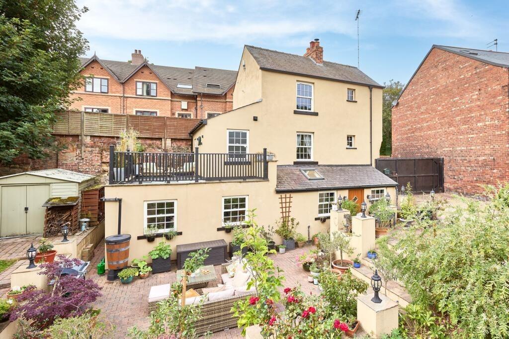 This incredible property, named Castle Cottage, is currently available for £500,000 through estate agents Enfields Luxe.