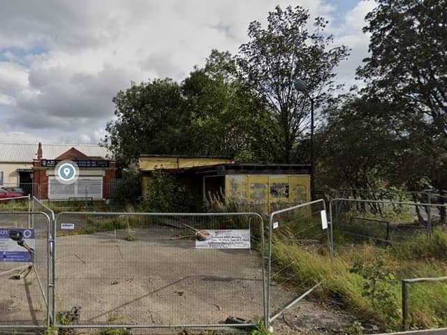 Plans to build industrial units on derelict land next to Newton Hill roundabout have been given the go-ahead.