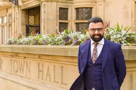 Independent candidate Akef Akbar says people are tired of party politics, and he wants to do things differently.