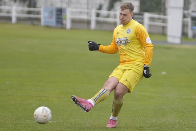 Henry Kendrick made a successful return to the Wakefield AFC starting line-up, keeping a clean sheet at Brigg.