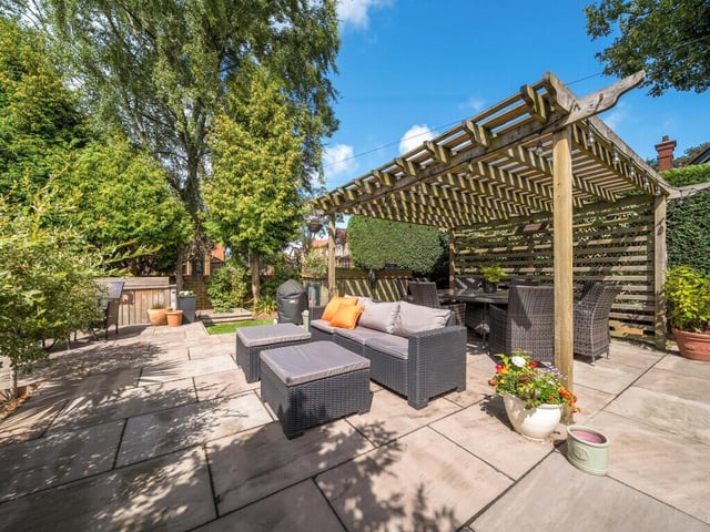 The home also benefits from a peaceful residential setting, yet remains close to key amenities, transport links, and top-rated schools — most notably Queen Elizabeth Grammar School.