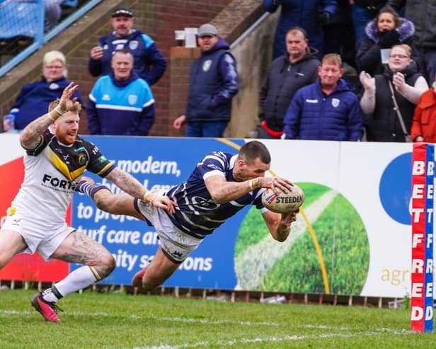 Gareth Gale produces a spectacular dive to score a try for Featherstone Rovers against York Knights.