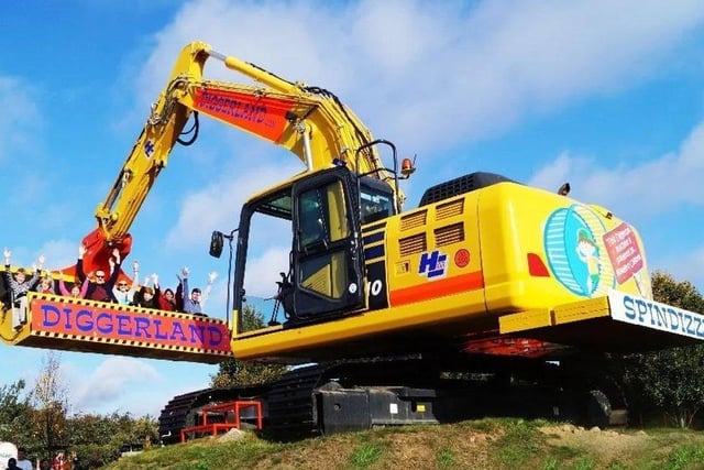 Over Easter, visitors will be able to enjoy a group JCB experience at Diggerland! In a group with 3 or 4 other people, each participant will have their very own JCB 3CX digger. The attraction is also hosting Dumper Truck Racing - where competitors race against the clock in a new high speed and fun racing experience. Tickets are required for both events.