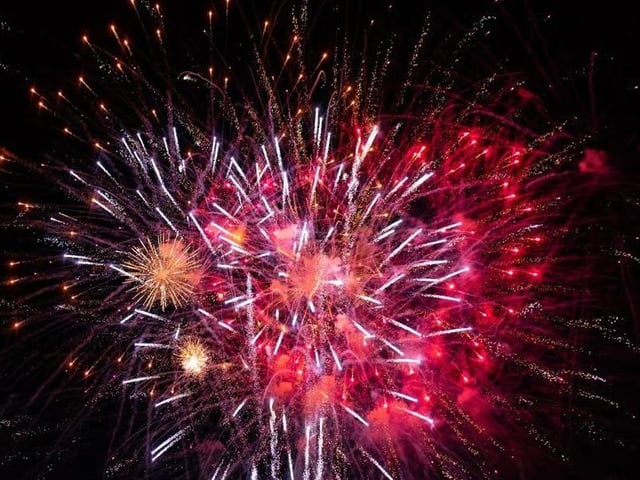 Thursday, November 5: ;The Navigation Inn is lighting up the riverside for a lively evening of entertainment. Ticketed event. There will be a large bonfire lit at 6pm and a fireworks display to follow later in the evening. Doors open at 5pm. There will be a live DJ, market stalls, and pub food. Tickets can be booked directly with the venue by calling 01924 274361 or messaging their team.