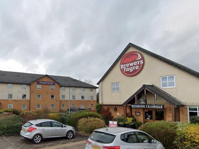 If you order an adults' all-you-can-eat breakfast, you can eat as much as you like from the pub restaurant’s cooked and continental selections and the kids eat free, too! Two children under 16 eat for free when one adult orders the £9.99 unlimited breakfast.