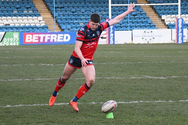 Riley Dean was on goal kicking duty for Featherstone Rovers.