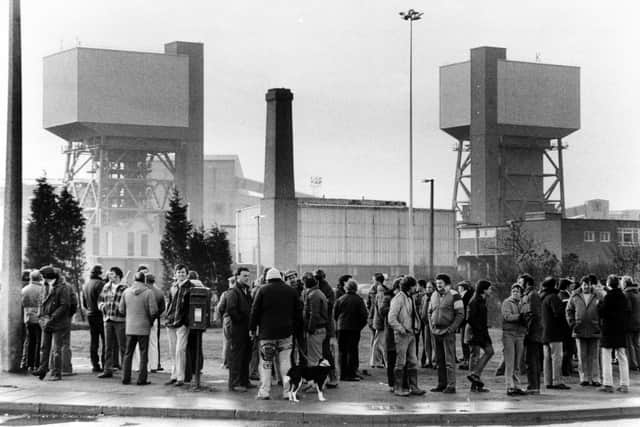 March 5th 1985.Main gates at Kellingley where a change of pickets has taken place NACODS members out on strike now line the entry to the pit. With their reasons from striking being unrelated to the NUM dispute the NACODS men intended to applaud the miners as they reported for work.
