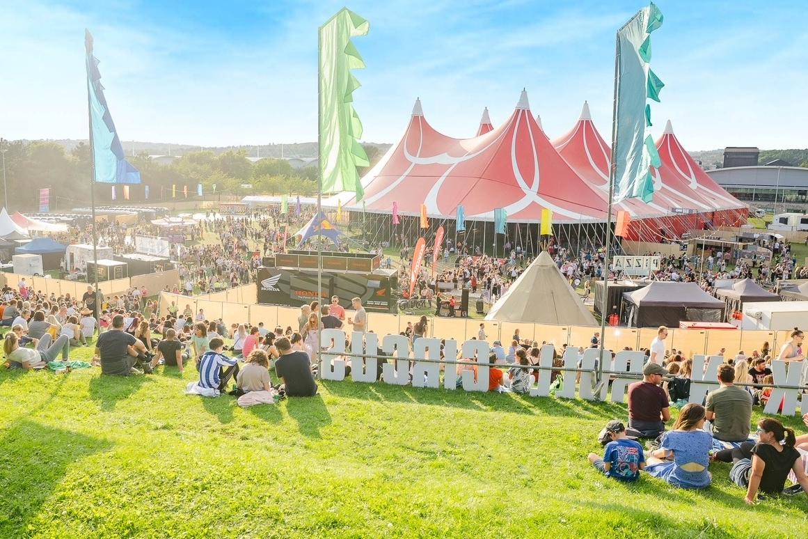 Rock N Roll Circus invites emerging artists to join the line-up at ...
