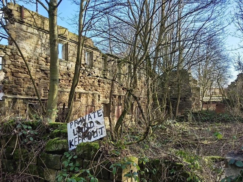 In 1544, the area was eventually dissolved by King Henry VIII who bestowed the property upon himself.