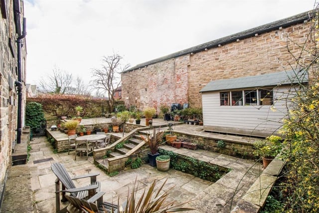 The garden has the perfect entertainment and BBQ space.