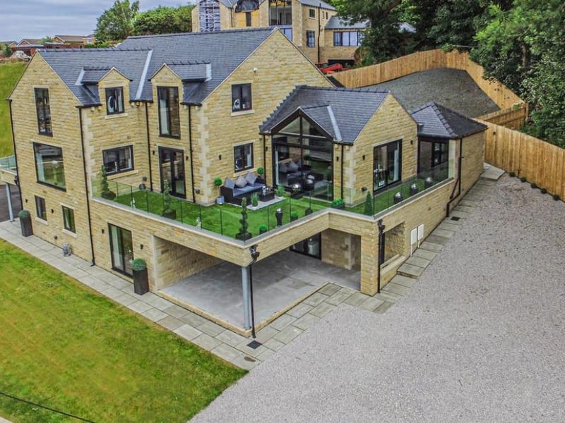 On the market for £1,250,000 with Yorkshire's Finest, Huddersfield. This six bedroom property is described as: "Sitting at the head of a large 3 property development, Stoneleigh View is arranged over 3 floors that includes two bedrooms to the ground floor and a further 4 bedrooms to the second floor, all with their own ensuite facilities. The ground floor has potential to be adapted into a self-contained annex for multi-generational living and disabled access."