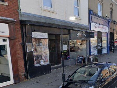 4.9 stars out of 5, based on 39 Google Reviews.

15A Wood St, Wakefield WF1 2EL