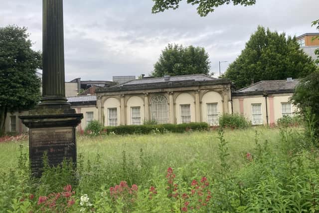 The Orangery was built in the early 1800s within the garden of the home of Pemberton Milnes, a wealthy cloth manufacturer. It later became a small zoo which featured a dancing bear. The gardens later served as a graveyard.