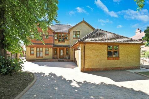 This modern detached family home is currently available on Rightmove for £850,000.