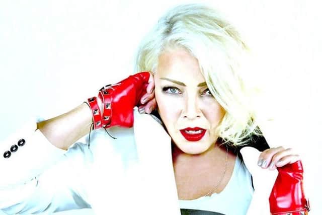 Kim Wilde will be performing many of her big hits after racing at Pontefract's next race meeting.