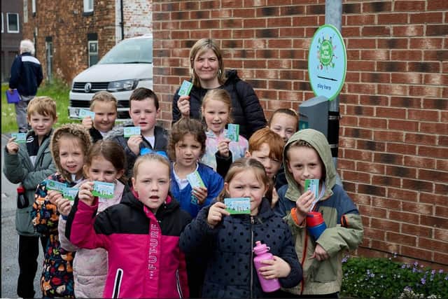 Coun Michelle Collins launches Beat the Street with children from Purston Infant School.