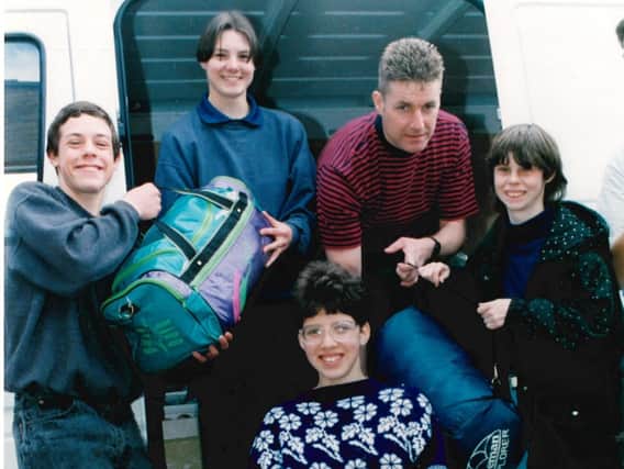Park School  pupils set off on a trip to the Lake District. Taken 1996. Copyright Yorkshire Weekly Newspaper Group.