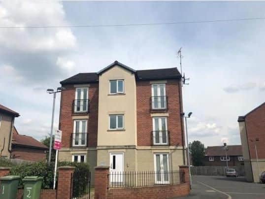 Meadow Court, Wakefield. Features a communal entrance hall, open plan lounge/kitchen and a Juliette balcony.