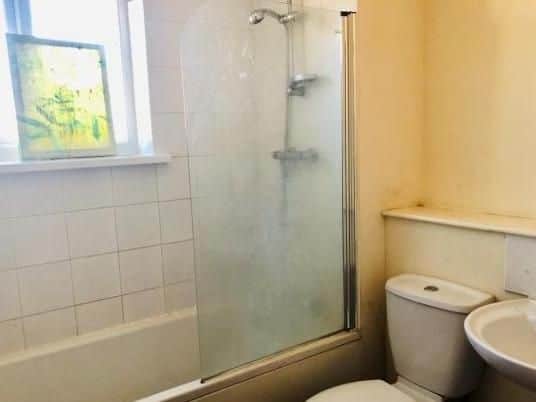 Meadow Court, Wakefield. Features a communal entrance hall, open plan lounge/kitchen and a Juliette balcony.
