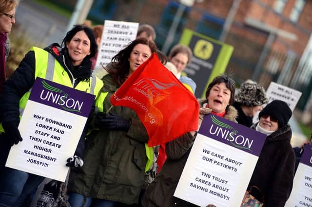 Admin and clerical staff on strike outside Pontefract hospital in thier ongoing dispute about pay cuts.
p304c305