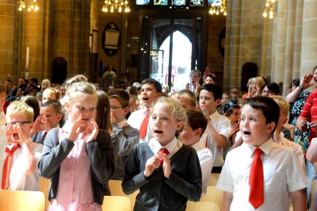 The Big Sing at Wakefield Cathedral. (w622a427)
