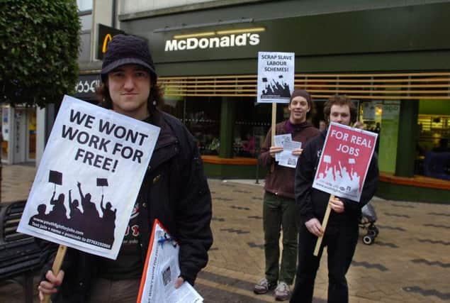 Youth Fight for Jobs Campaign, campaign for decent jobs at a decent wage rather than free labour for job seekers allowance, particularly for young people.
LOCATION: protesting at McDonalds, precinct Wakefield city centre
Pictured L/R: Iain Dalton, Erika Sykes and Tom Griffiths