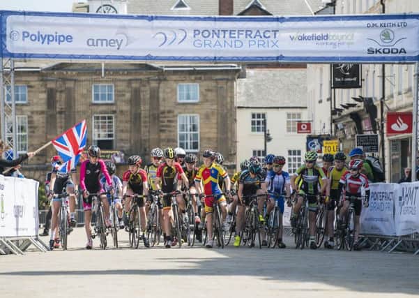Picture by Allan McKenzie/YWNG - 070615 - Sport - Cycling - Pontefract Grand Prix - Pontefract, England - The Pontefract Grand Prix Under 14's race sets off.
