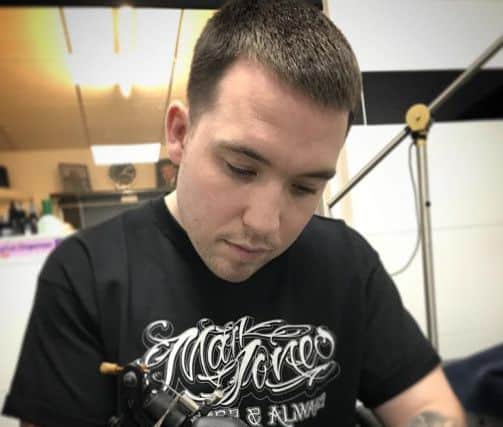 Dragon Tattoo Studios - Danny does a bee tattoo to raise money for Manchester attack victims.