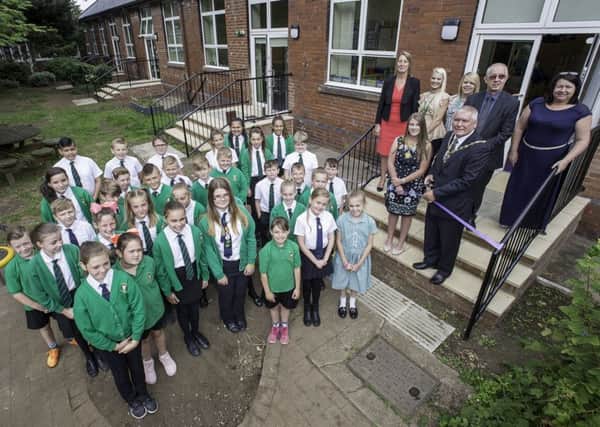 Picture by Allan McKenzie/YWNG - 14/07/17 - Press - Airedale Primary School Opening - Castleford, England - Pupils and teachers are out for the re-opening of part of the Airedale school by Deputy Mayor Cllr. Stuart Heptinstall.